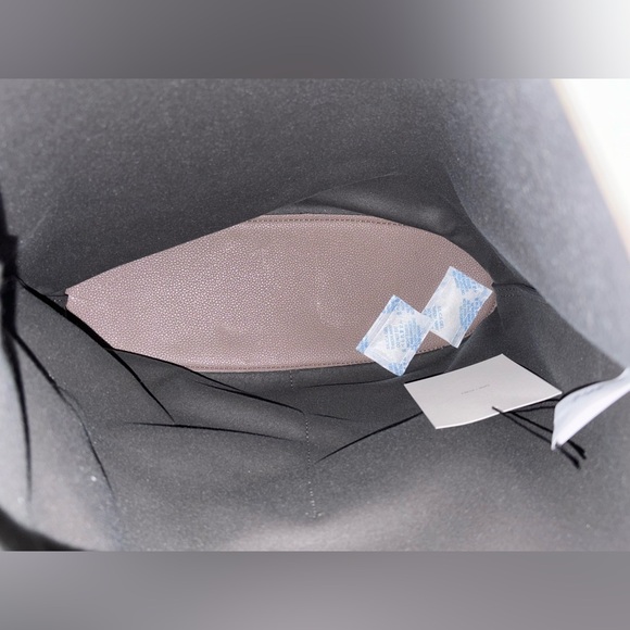 • NWT Oak & Fort Vegan Leather Tote Bag • - Picture 6 of 6